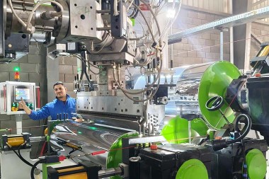 PET lokšņu ražošanas līnijas nodošana ekspluatācijā uz vietas Ēģiptes klientu risinājumiem